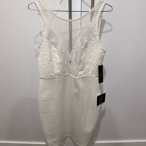 Lulu’s White lace dress